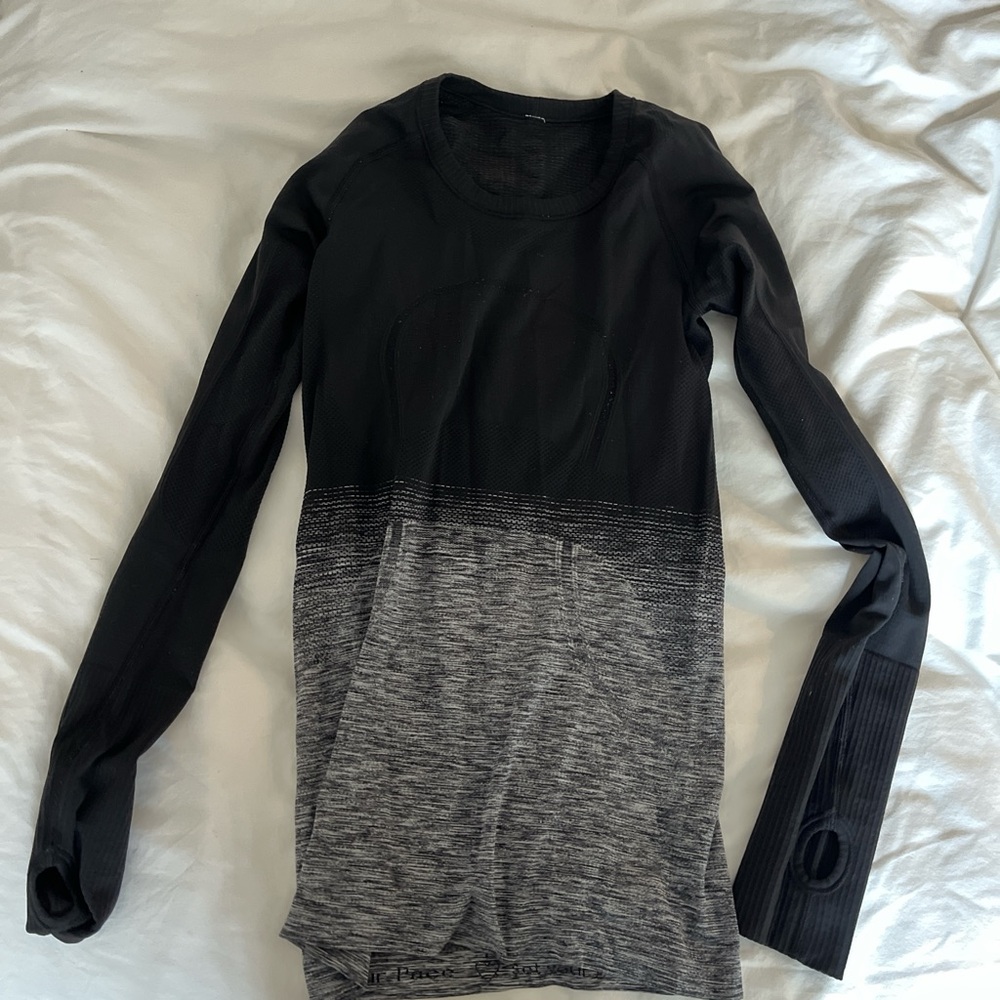 lululemon swiftly long sleeve 1.0 black/gray size 4